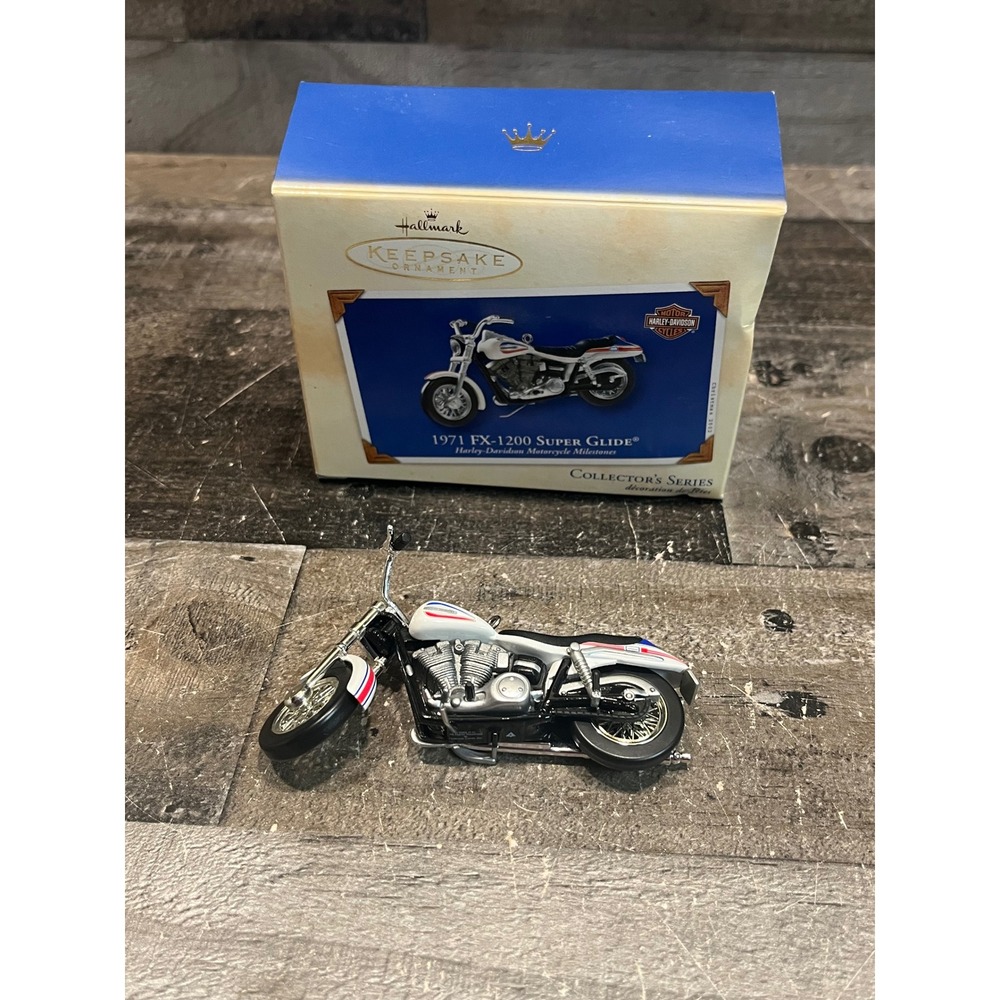 Hallmark Keepsake 1971 FX-1200 Super Glide Harley-Davidson Ornament 2002 QXI8136